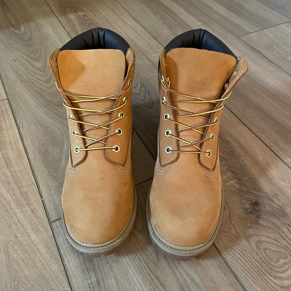 Timberland Boots size 7 YOUTH
